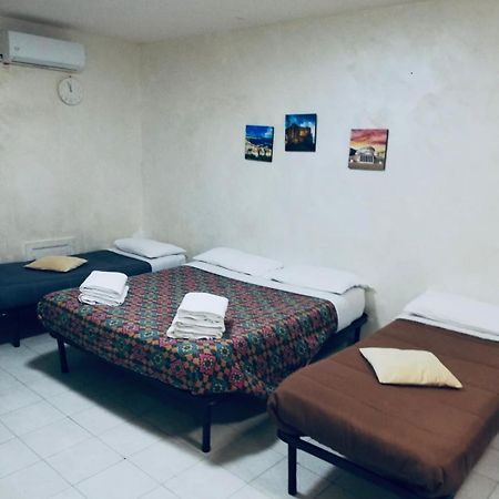 House Romantic نابولي المظهر الخارجي الصورة